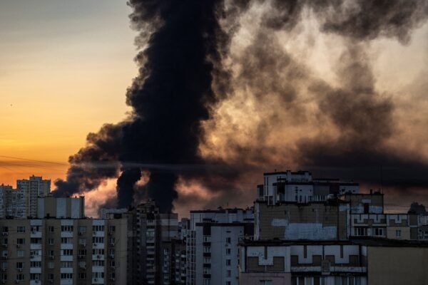 Ataques da Rússia na Ucrânia matam 14 e deixam 44 feridos em Kiev; VÍDEO