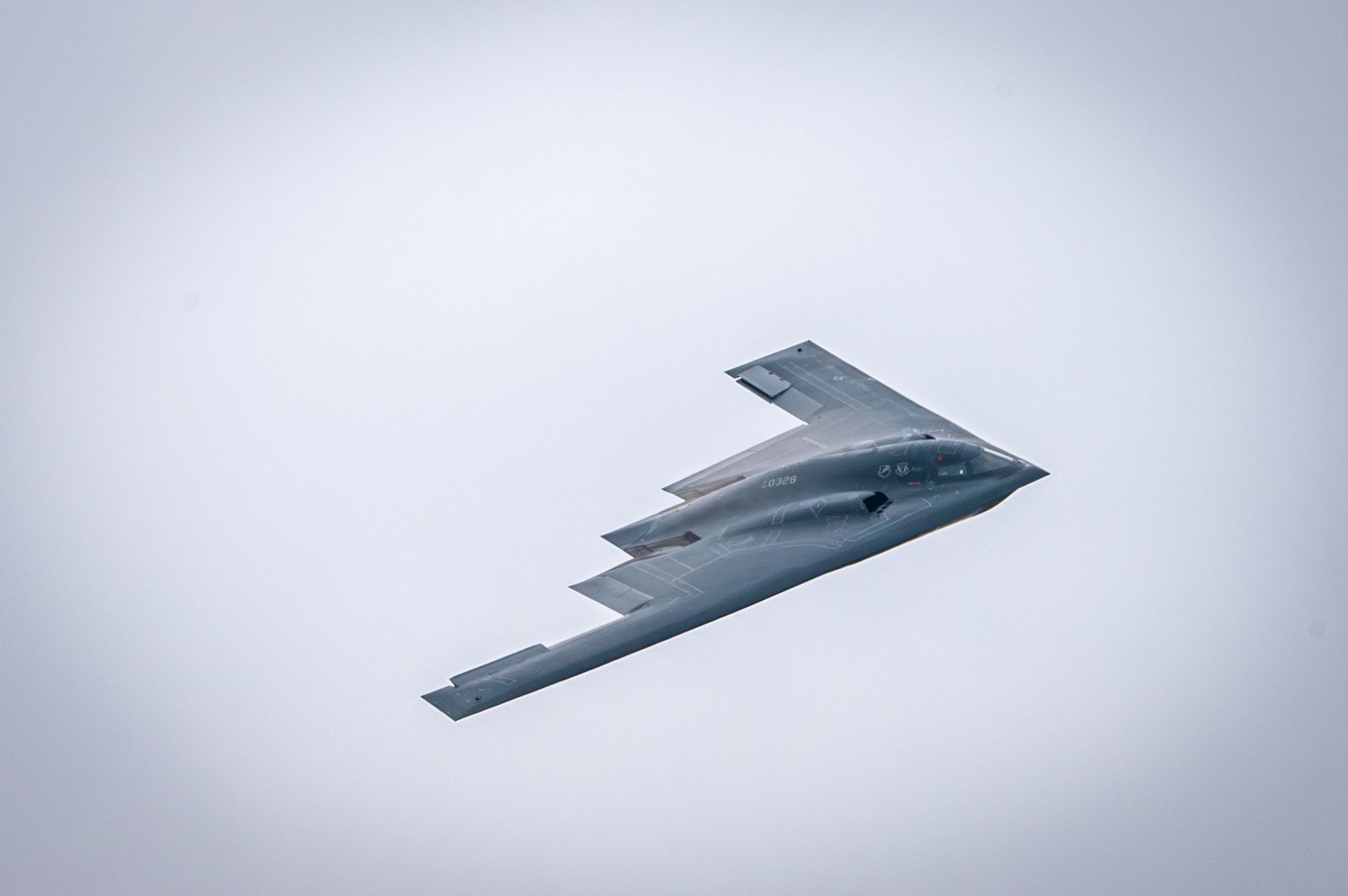 Banheiro químico, aromatizador, colchão inflável: por dentro do B-2 Spirit, avião ‘invisível’ que os EUA usaram para atacar o Irã; INFOGRÁFICO