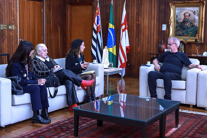 Presidente da Câmara Municipal recebe a cônsul-geral do Uruguai