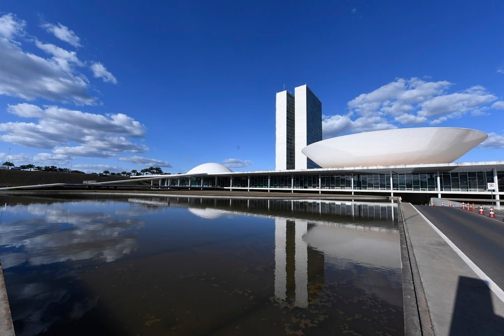 8 de janeiro: Hugo Motta ouve ‘sem anistia’ em congresso do PSB