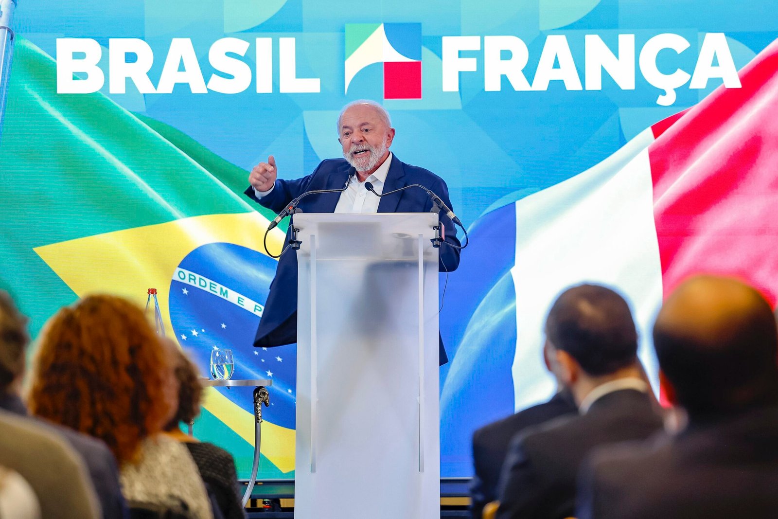 França vai investir R$ 100 bilhões no Brasil até 2030, diz Lula
