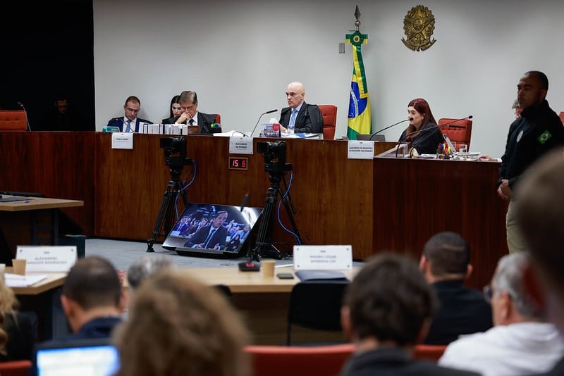 ‘Golpe nunca existiu’, afirma Bolsonaro ao chegar ao STF