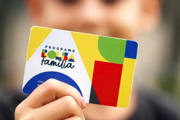 Consumo das famílias cresce em maio impulsionado por recursos federais