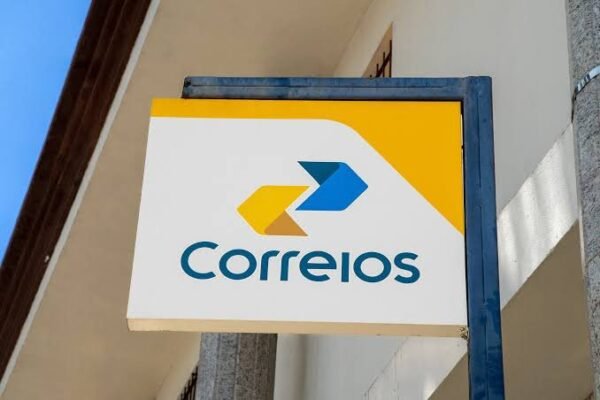 Correios abrem licitação para contratar carros de luxo para a diretoria