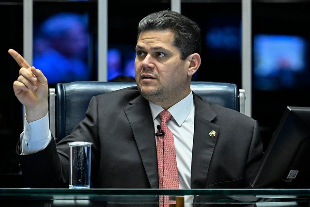 Fim da lua de mel: Congresso derruba decreto do IOF e derrota governo