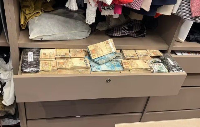 PF apreende mais de R$ 3 milhões na casa de ex-prefeito investigado por desvio de emendas