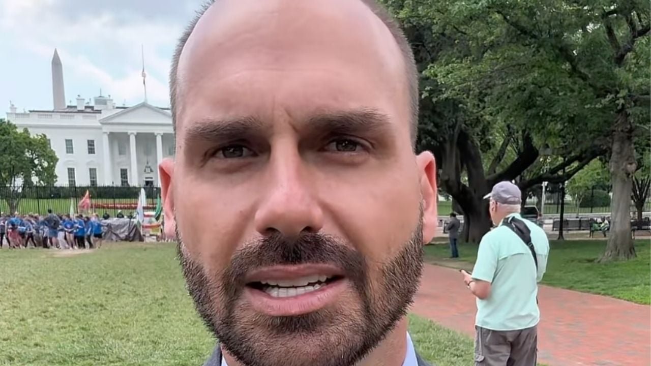 Lindbergh depõe à PF contra Eduardo e pede bloqueio das contas de Jair Bolsonaro