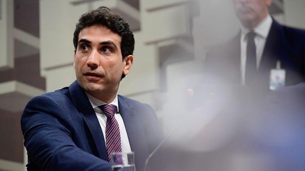 Sem citar Galípolo, Gleisi critica aumento da Selic