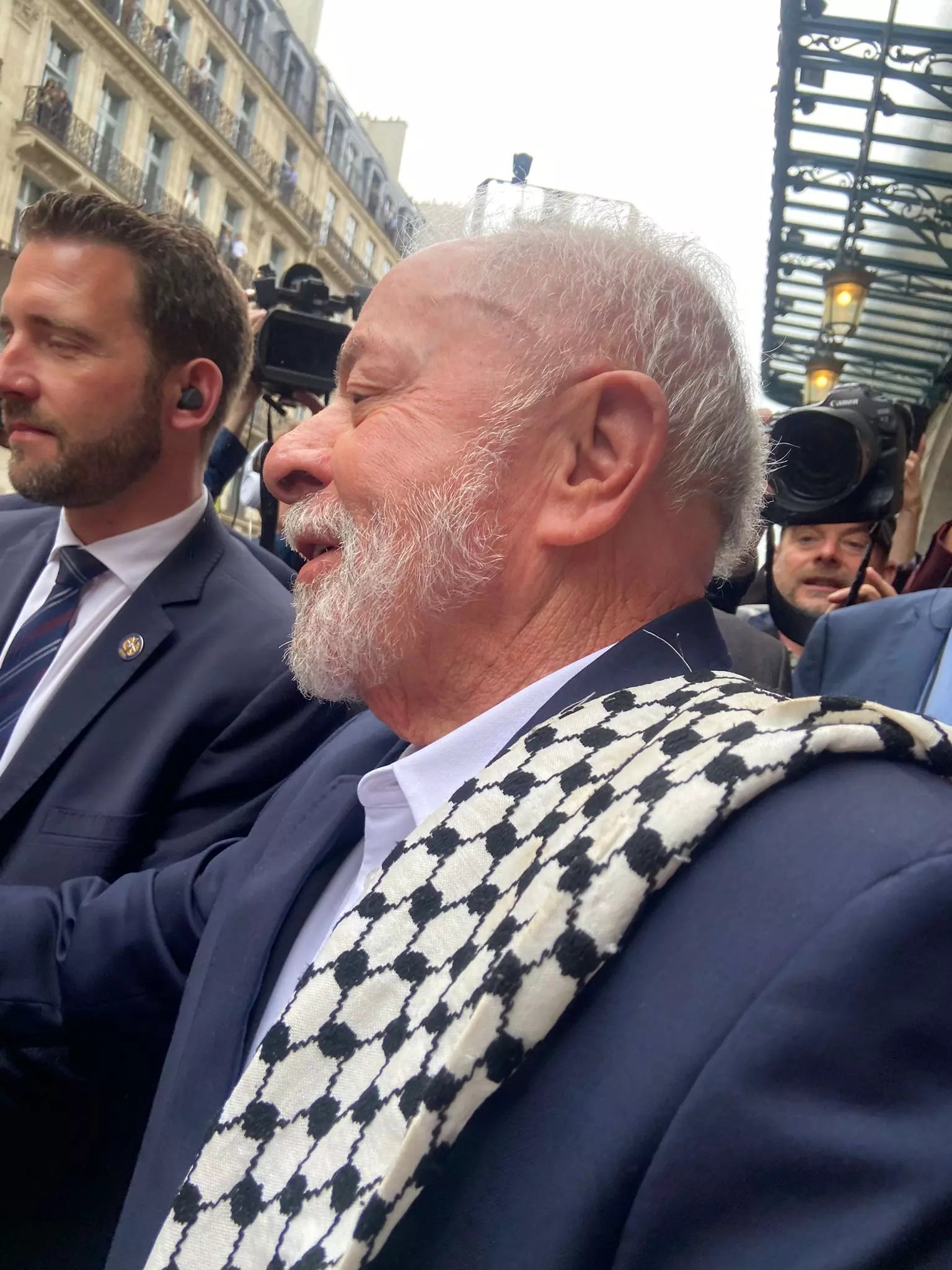 Ao lado de Macron, Lula acusa Israel de ‘genocício premeditado’ em Gaza