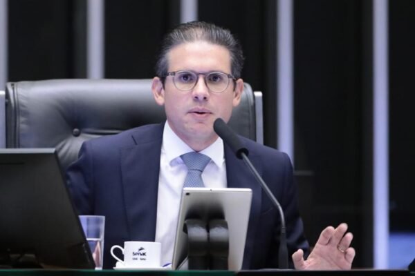 Alternativa ao IOF: Congresso avalia novo imposto sobre criptos