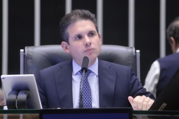 ‘Sentimento de ter sido enganado’: o discurso que fez Motta recuar sobre Zambelli