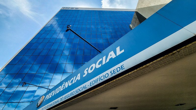 Mendonça vota a favor da revisão da vida toda no STF