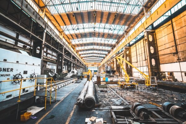 Produção da indústria brasileira avança apenas 0,1% em abril