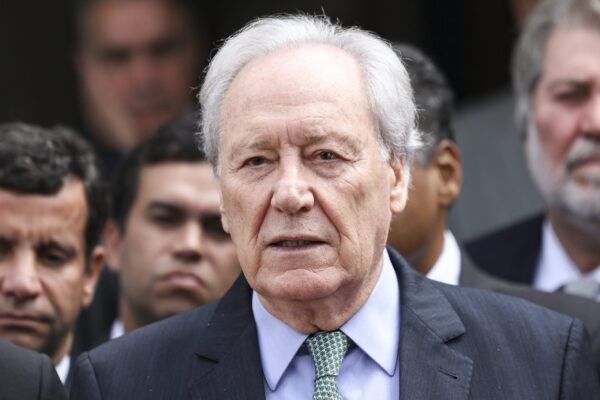 Datafolha: Brasil vê Lula inferior a Bolsonaro em inflação e segurança