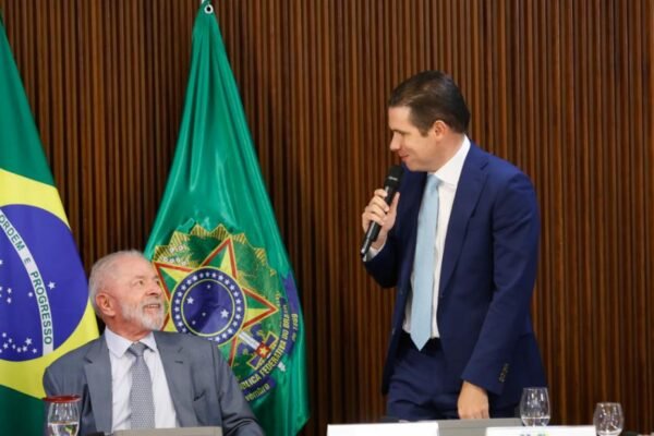 Motta propõe salário duplo a parlamentares aposentados em exercício de mandato