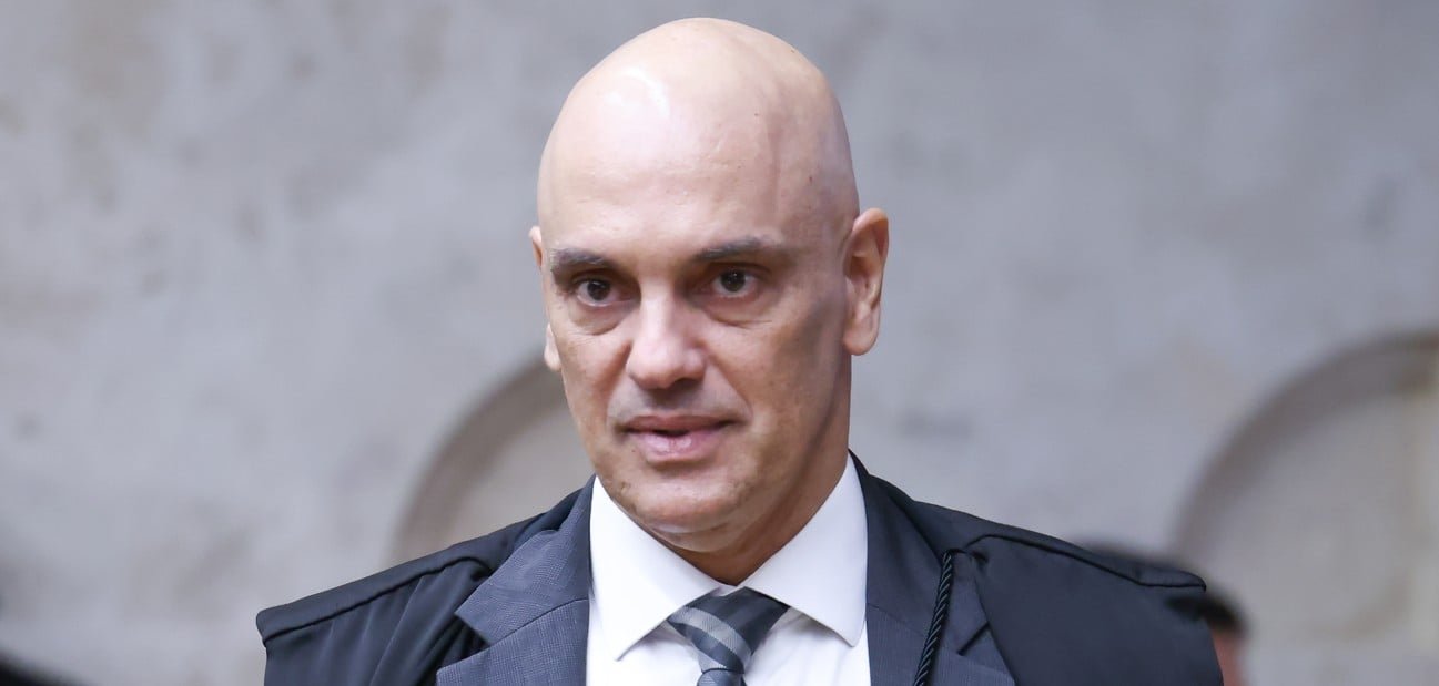 Bolsonaro resgata vídeo em que Randolfe pede impeachment de Moraes