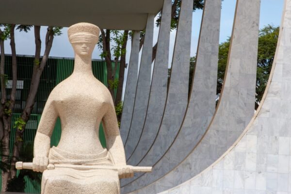 STF tem maioria para manter condenação de Débora dos Santos
