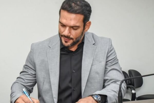 Novo presidente da CBF ocultou imóveis do TSE em 2018