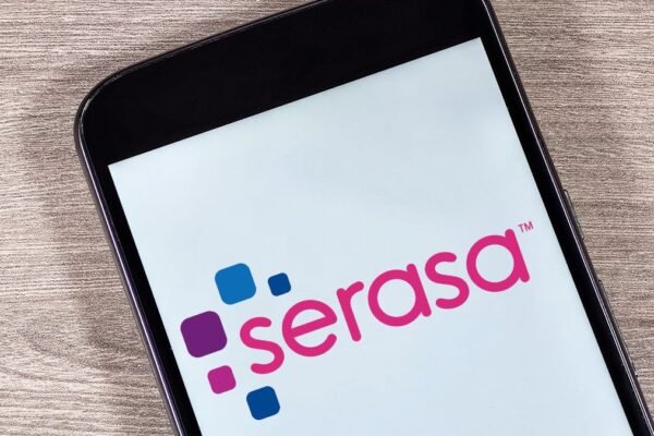 Trabalhadores expõem mais de 35% da renda com consignado CLT, diz Serasa 