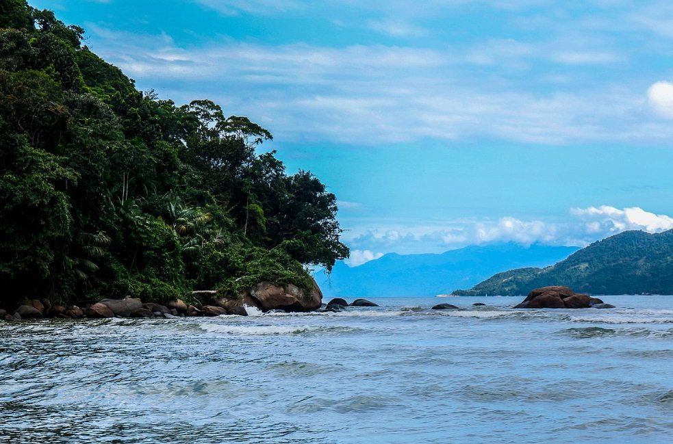 Ubatuba proíbe tendas e barracas nas praias da cidade