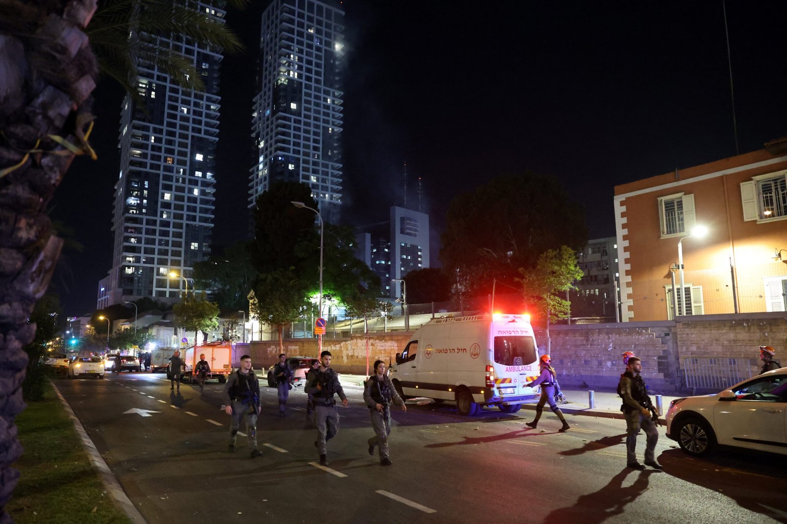 É #FAKE imagem de chuva de mísseis em Tel Aviv; trata-se de inteligência artificial