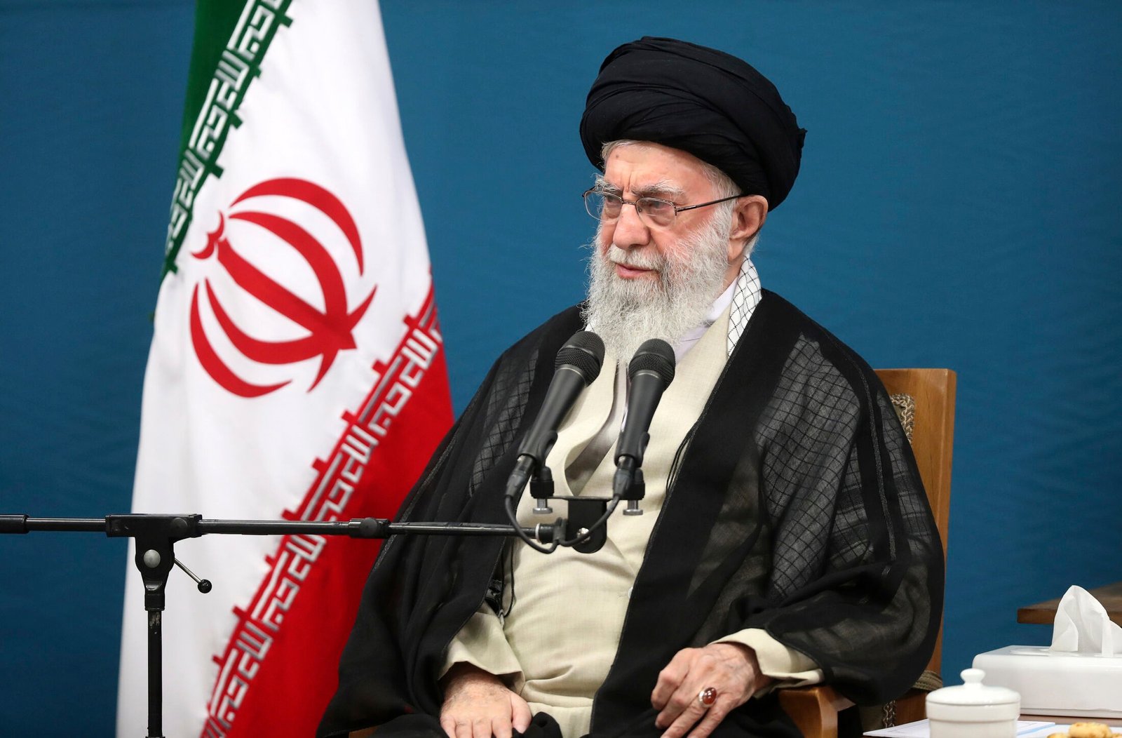 Quem é o aiatolá Ali Khamenei, líder supremo do Irã