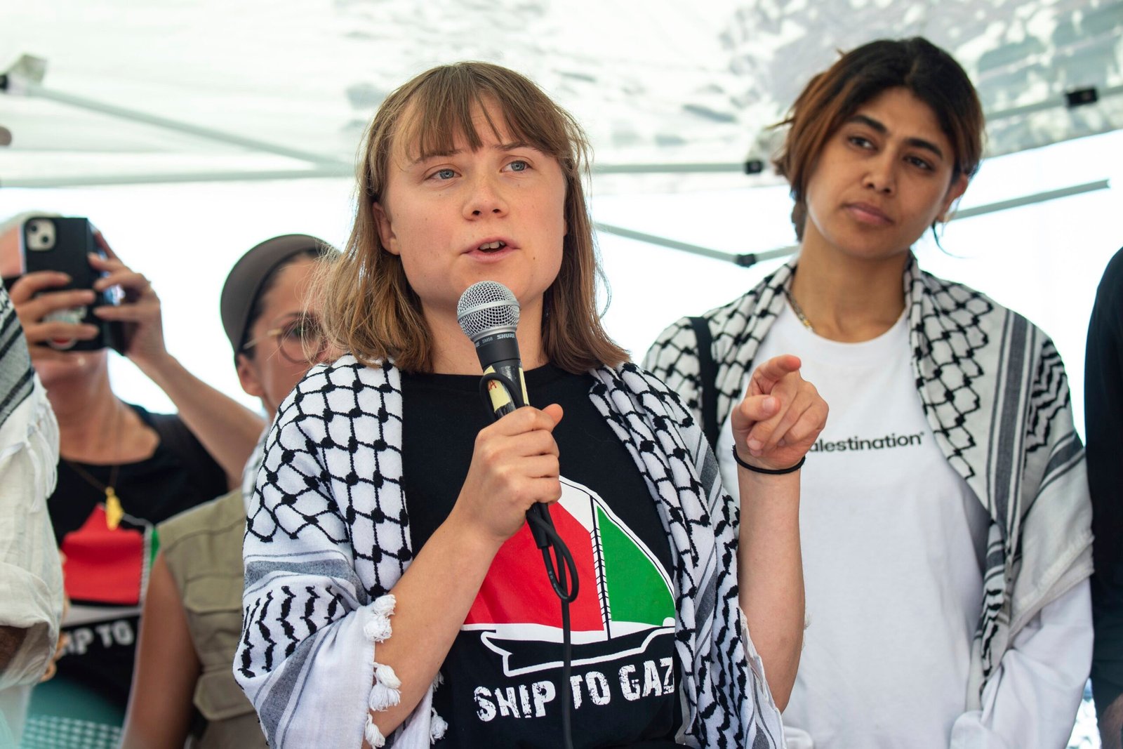 Ministro da Defesa de Israel diz que impedirá que barco com Greta Thunberg e outros ativistas chegue a Gaza