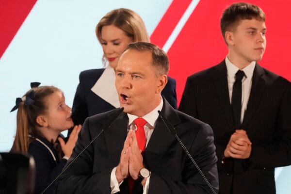 Aliado de Trump, conservador Karol Nawrocki vence eleições presidenciais na Polônia