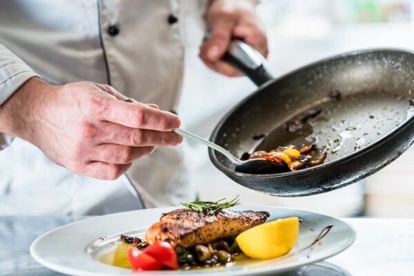 Curso gratuito de empreendedorismo na gastronomia está com inscrições abertas; saiba como participar