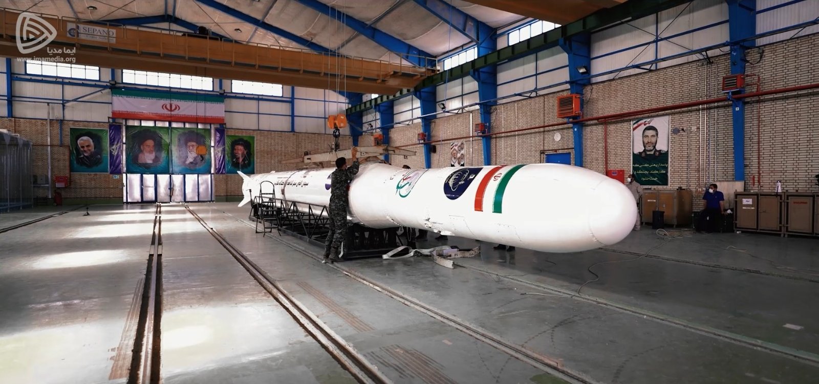 É #FAKE que vídeo mostre ataque de míssil do Irã contra Israel; gravação exibe foguete que lançou satélite militar em 2023