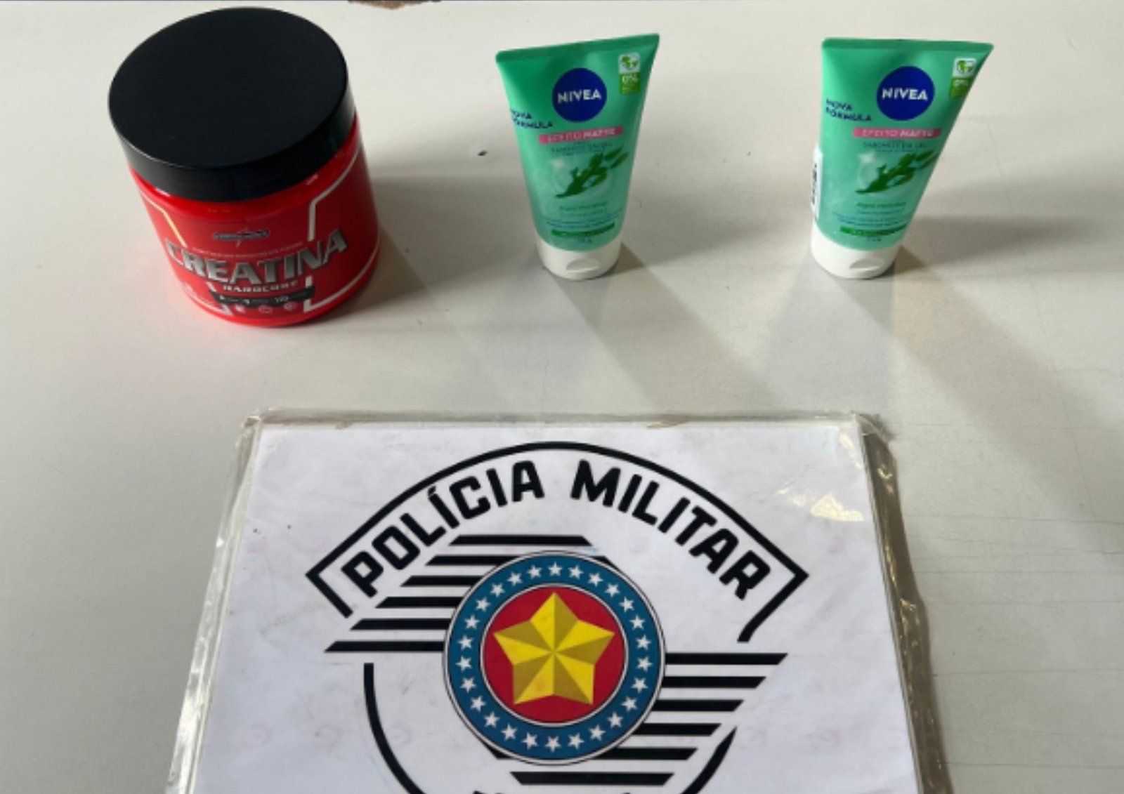 Homem é preso em Santos, SP, após furtar creatina e sabonetes; vítima grita ‘pega ladrão’ e chama PM