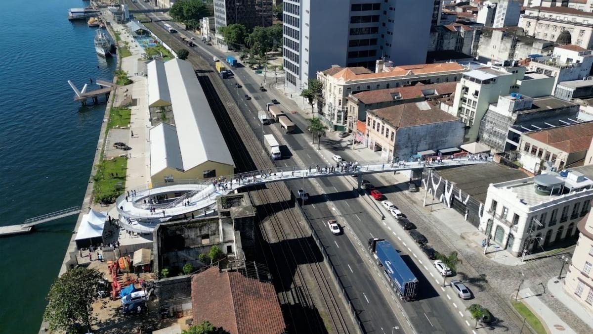 Santos, SP, inaugura passarela de R$ 60 milhões que conecta o Centro ao Parque Valongo e ao porto