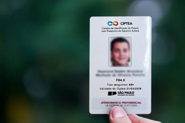 Baixada Santista, SP, alcança marca de 7 mil documentos de identificação de pessoas com TEA; entenda