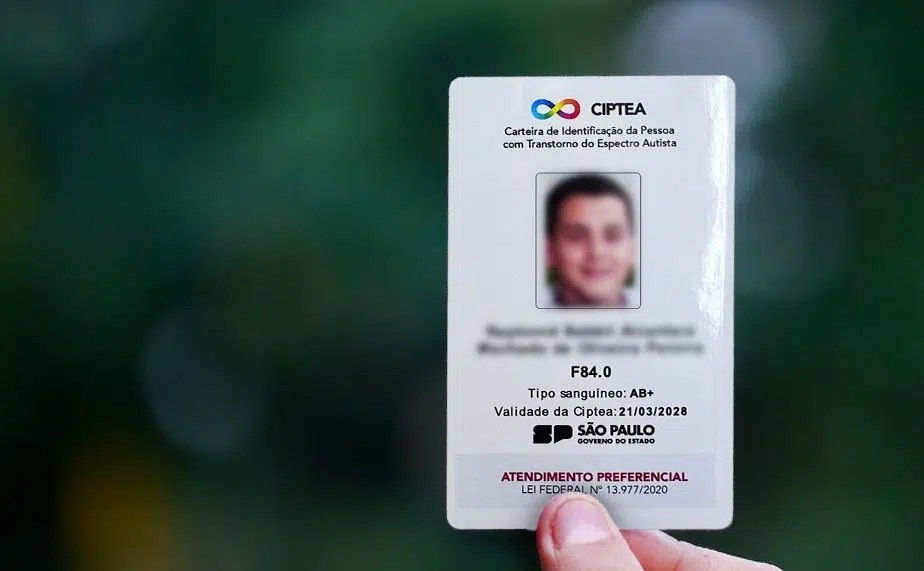 Baixada Santista, SP, alcança marca de 7 mil documentos de identificação de pessoas com TEA; entenda