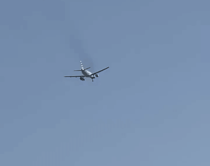 VÍDEO mostra fumaça saindo de motor de avião após decolagem de Las Vegas