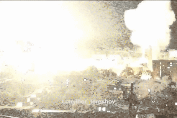 VÍDEO: Ataque russo de drones gera explosões com ‘bolas de fogo’ e clarões na Ucrânia