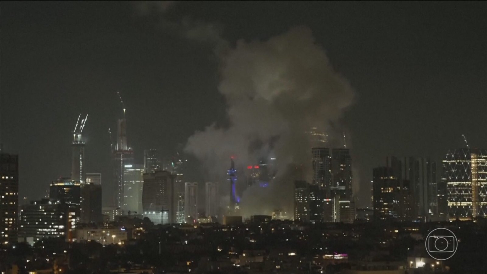 É #FAKE que vídeo de prédios em chamas seja Israel após ataque do Irã; gravação foi produzida com inteligência artificial