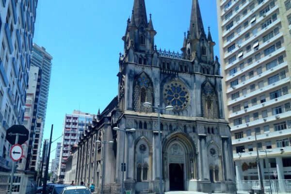 Santos, SP, é a cidade mais católica e com maior diversidade religiosa da Baixada Santista, aponta IBGE