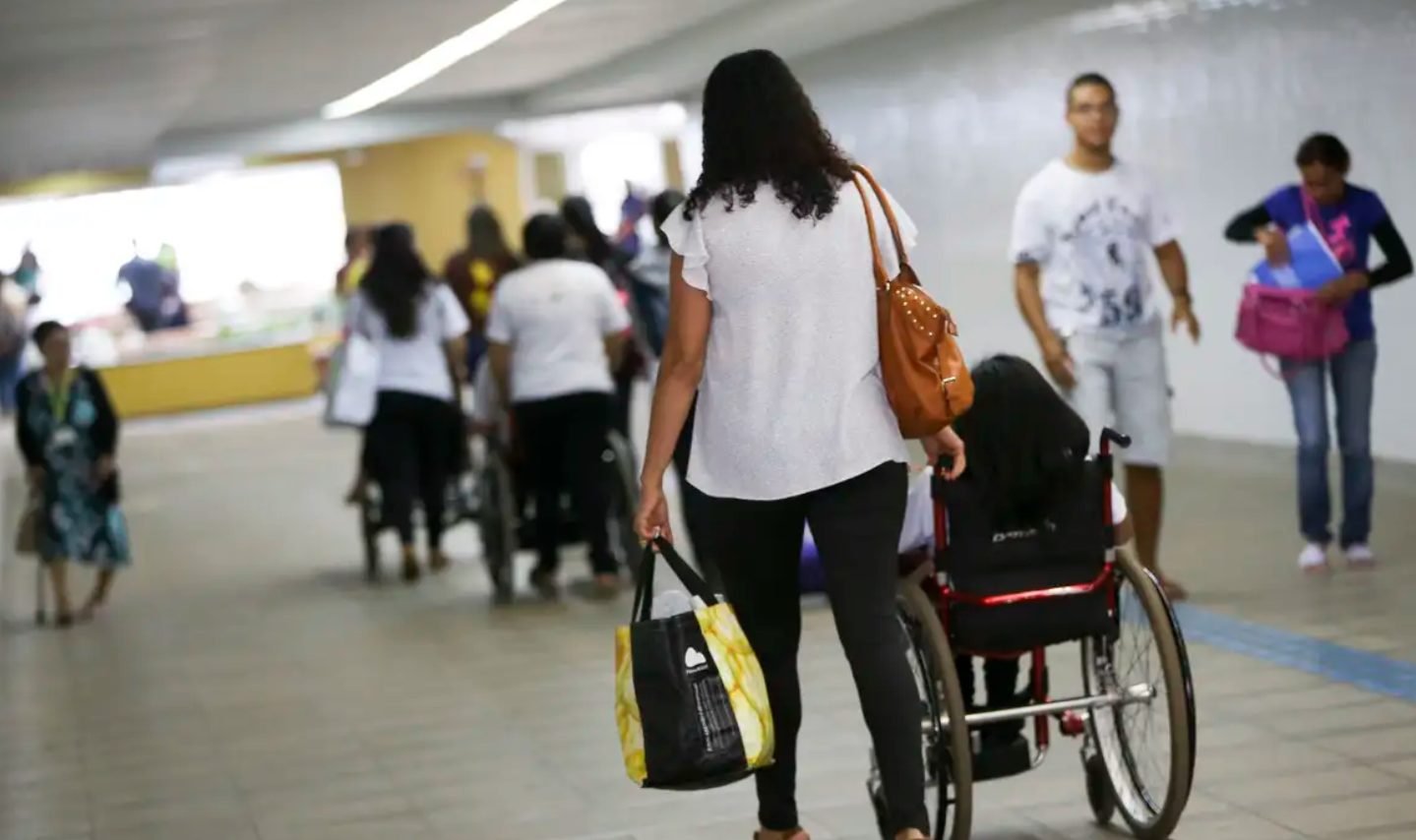 Deputados tentam barrar decreto que inclui Bolsa Família no cálculo do BPC