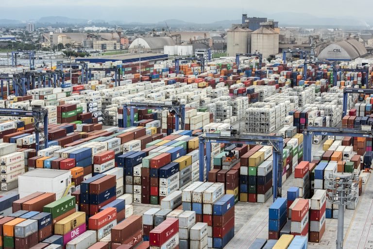 Comissão discute cobrança abusiva de sobre-estadia no transporte marítimo