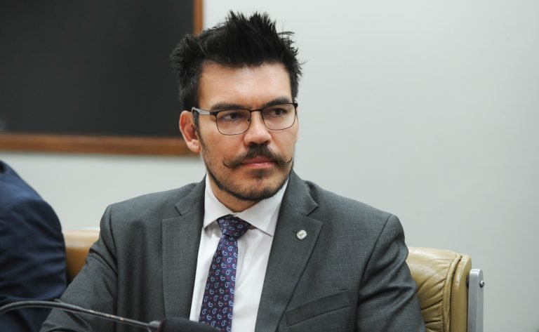 Comissão aprova obrigatoriedade de orientações em Braille nos aparelhos de ginástica