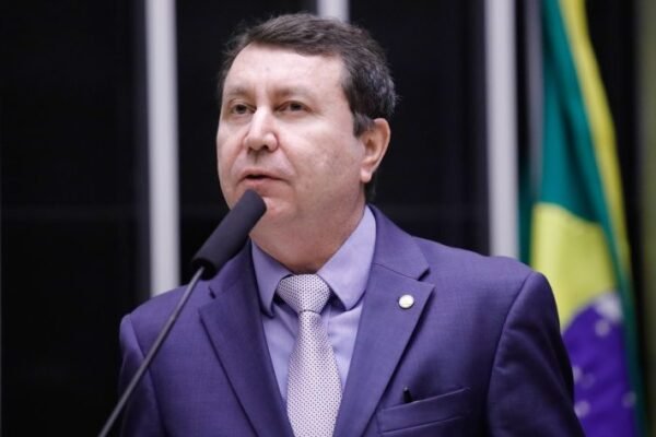 Comissão aprova regras para a instalação de outdoors em áreas urbanas e rurais