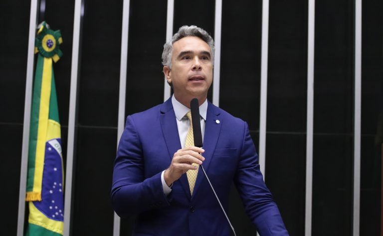 Comissão aprova projeto que prevê curso pré-vestibular gratuito para estudante de escola pública