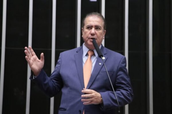 Projeto amplia possibilidade de desconto sobre multas tributárias