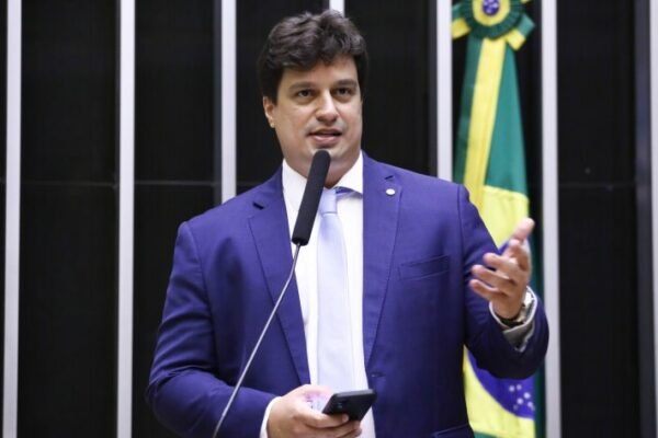 Comissão aprova diretrizes para estimular contratação de pessoas com deficiência