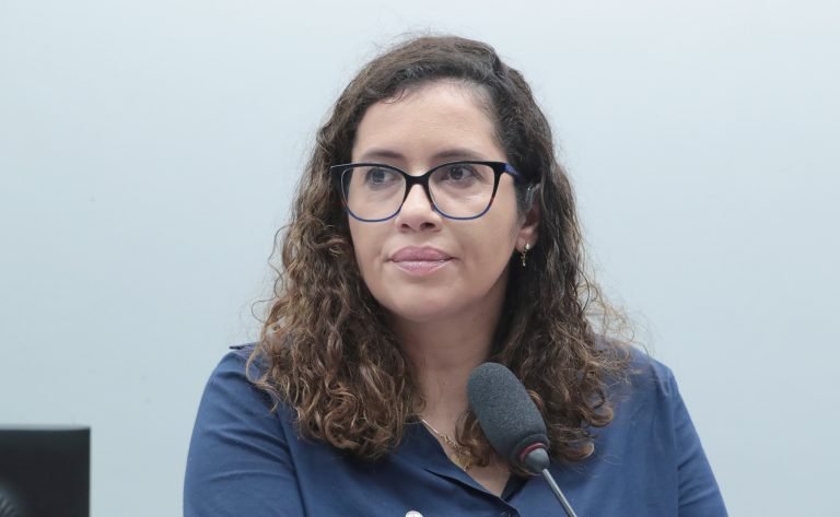Comissão aprova atuação da Anac em medida contra exploração sexual infantil