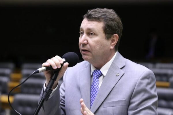 Comissão aprova permissão para converter multa de empresa de telecomunicações em investimento em infraestrutura