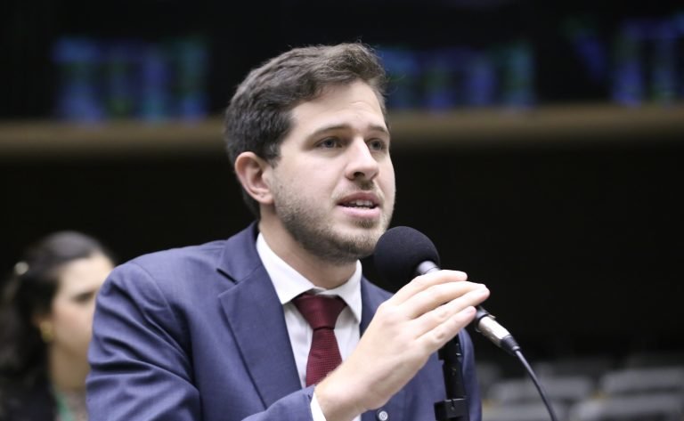 Comissão aprova reserva de 10% a 15% dos fundos eleitoral e partidário a candidaturas de pessoas com deficiência