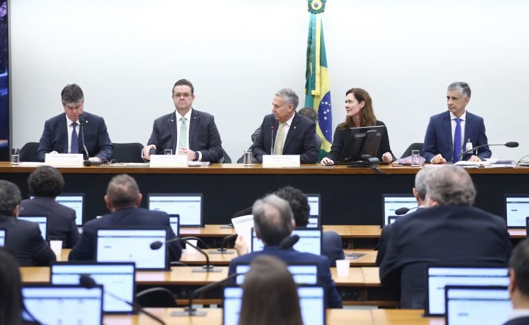 Ministro da Previdência garante que governo estancou fraude de desconto indevido no INSS