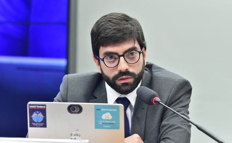 Especialistas defendem amplo acesso a dados para treinar modelos de IA e evitar erros